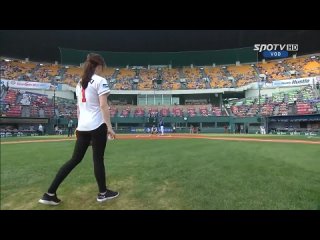 sports throw baseball korean